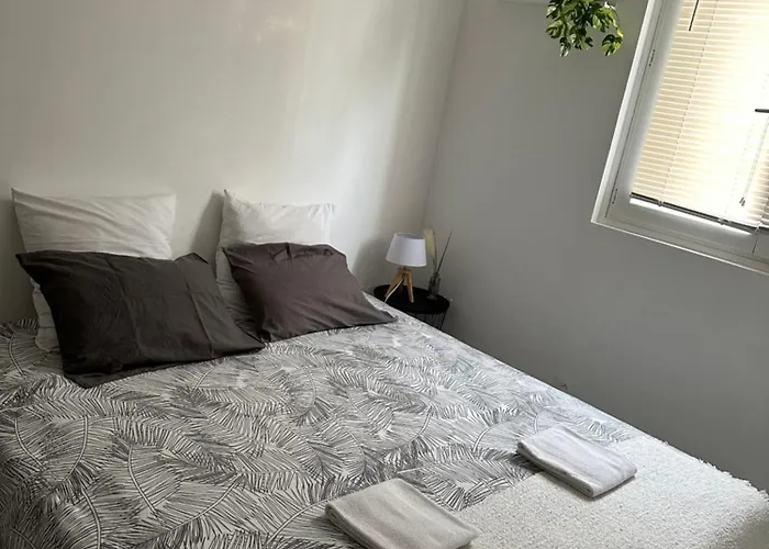 Privatunterkunft Location In Private Security With Free Parking, 1 Minute From Tramway, 9 Minutes From De Center, Accessible Transports Nizza